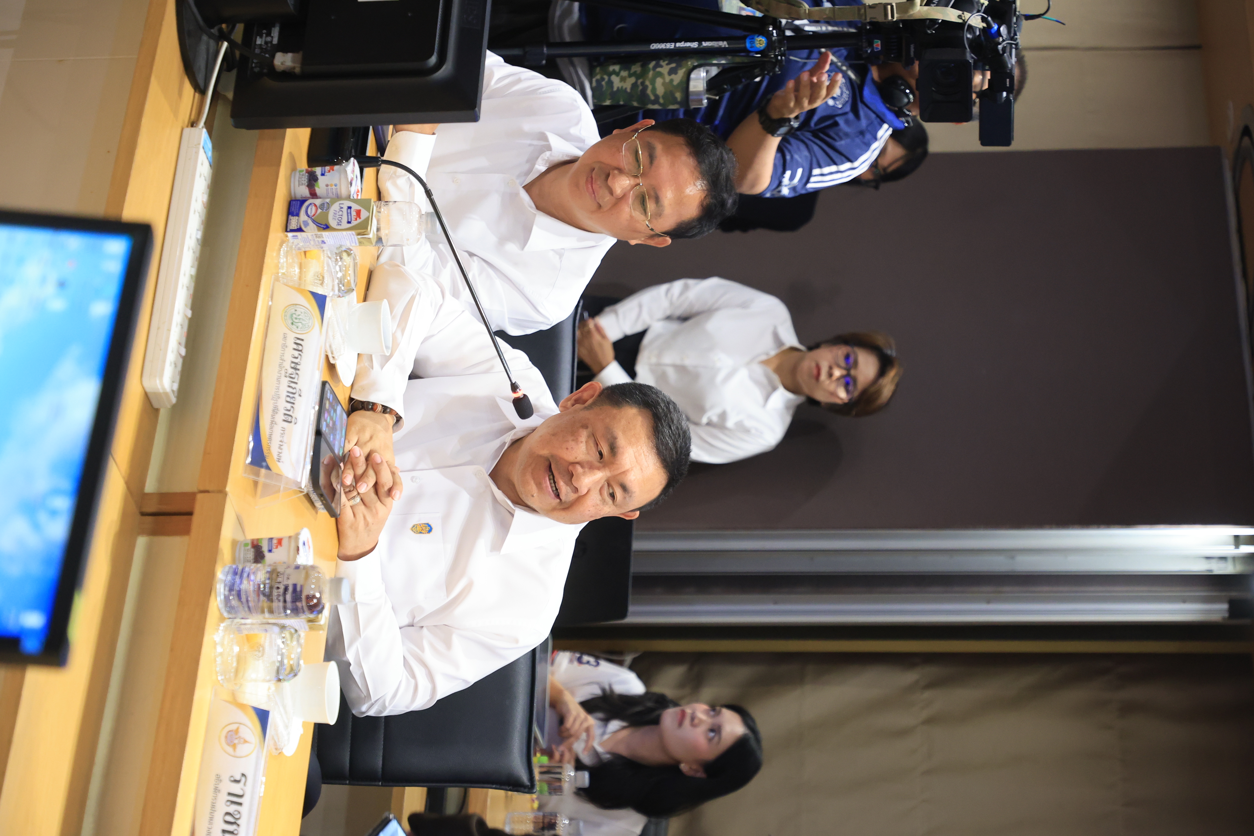 title - เลขาธิการ ส.ป.ก. ร่วมการประชุมผู้บริหารระดับสูงของกระทรวงเกษตรและสหกรณ์ รับมอบนโยบาย รมว.กษ. 5 ด้าน เน้นการทำงานเชิงรุก ลดขั้นตอน เร่งการนำเทคโนโลยีดิจิทัลมาช่วยในการทำงาน ผลักดัน 6 เรื่องเร่งด่วน ต้องเห็นผลที่เป็นรูปธรรม ชูแนวคิดหลัก “เกษตรนวัตกรรม เพื่อความยั่งยืนเกษตรกรไทย” 